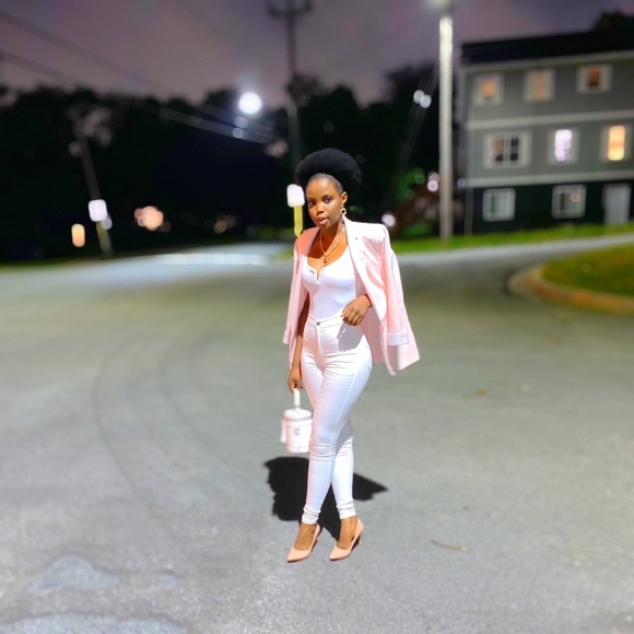 Meet your Posher, Zahabu - Picture 1 of 1